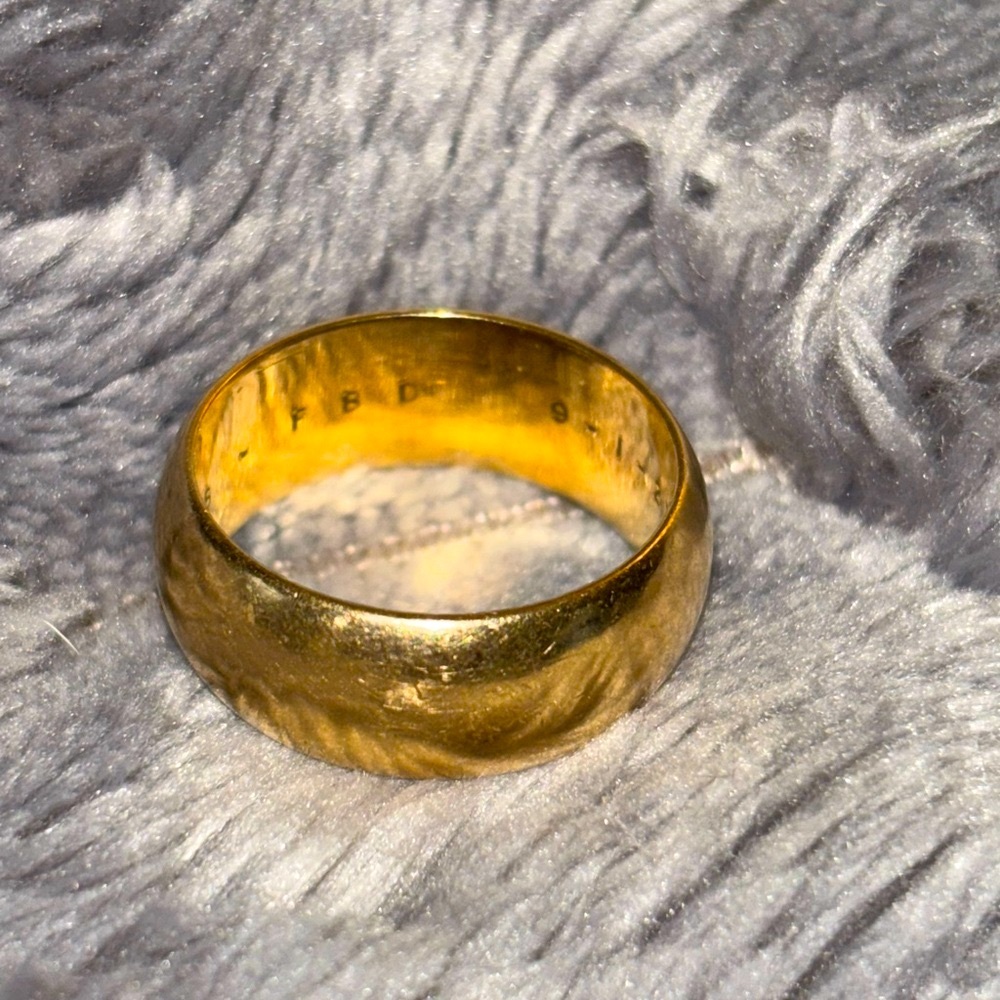 14k Gold Engraved Wedding Band Ring